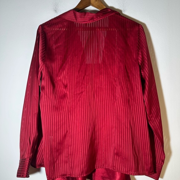 Jaclyn Smith Vibrant Red Dress Shirt - Picture 2 of 3